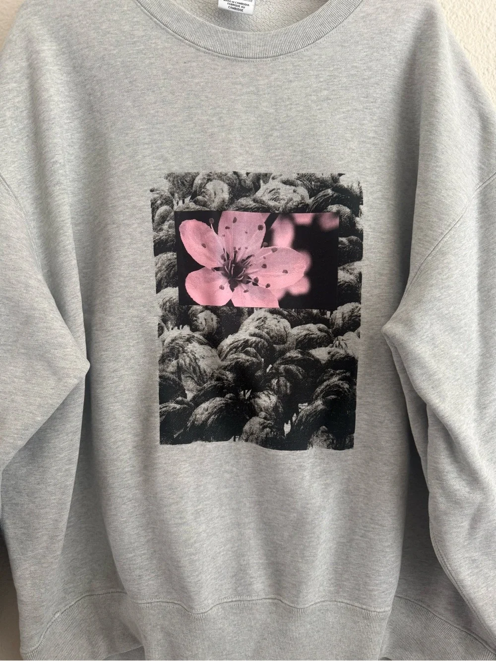 Grey Graphic Flower Crewneck Sweatshirt - Unbranded